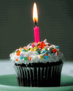 anniversary-cupcake_full